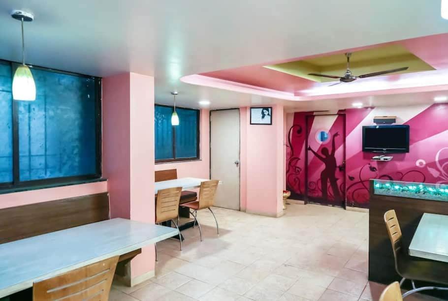 Hotel O Eon Studio Apartments Pune Exterior foto